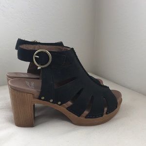 Dansko Demetra black milled Nubuck